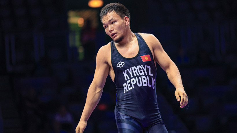 Еще два кыргызстанца вышли в полуфинал чемпионата Азии в Бишкеке
