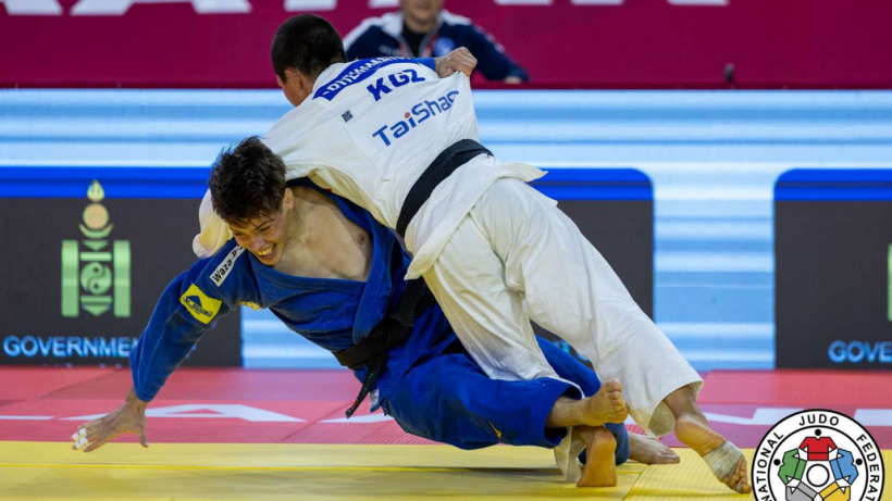 Кыргызстанец проиграл в стартовом поединке чемпионата Азии