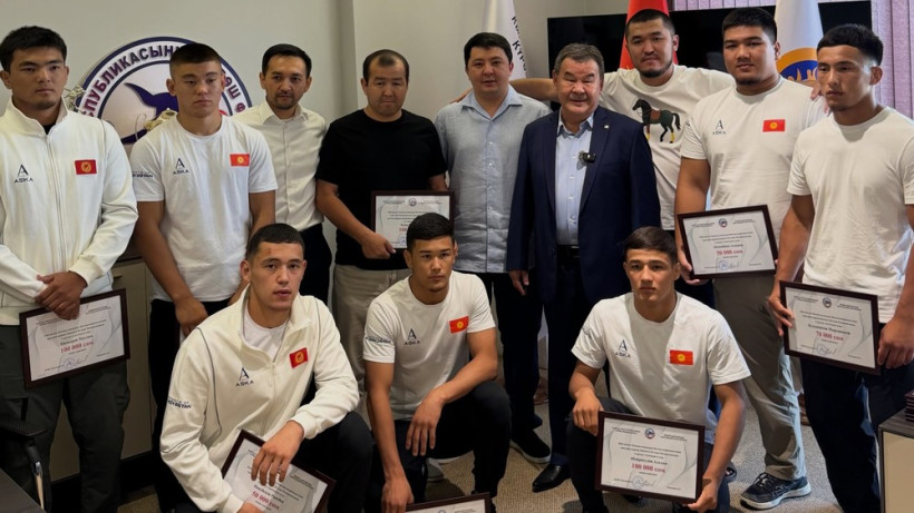 Сколько получили победители и призеры чемпионата Азии (U-20) от Федерации борьбы?