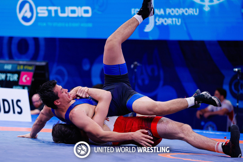 Прямая трансляция всех схваток чемпионата мира по борьбе U20