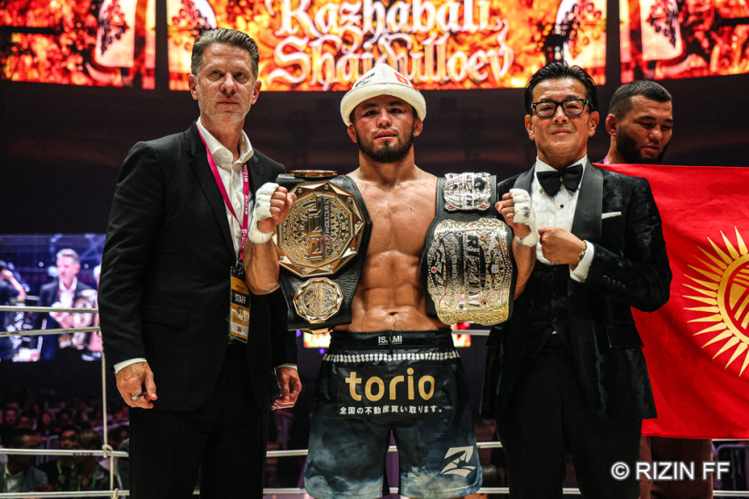 ФОТО - Как кыргызстанец за один бой два выиграл чемпионских пояса PFL и RIZIN
