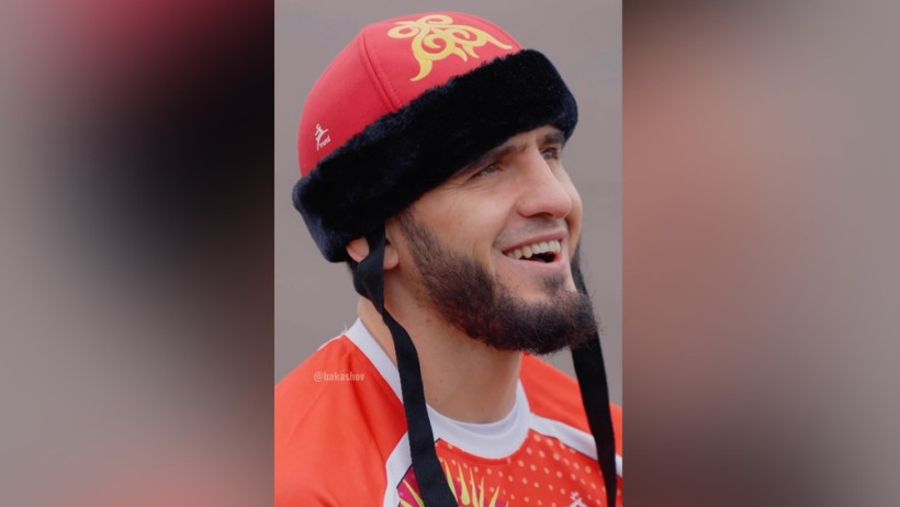 Ислам Махачев сыграл в кок-бору в Кыргызстане
