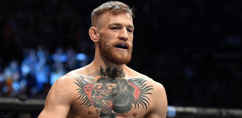 Макгрегор ворвался в октагон и набросился на рефери