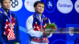 Кыргызстан завоевал первую медаль на чемпионате мира по борьбе в Хорватии