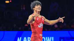 Чемпион мира по борьбе пришел на кыргызский той и выиграл $100. ВИДЕО